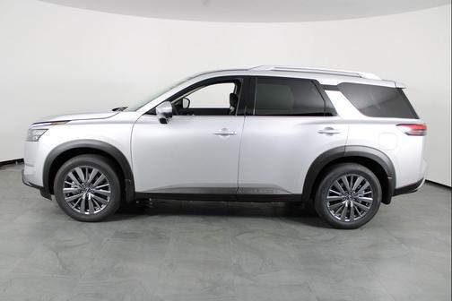 2025 Nissan Pathfinder SL FWD