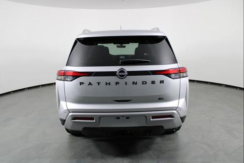 2025 Nissan Pathfinder SL FWD