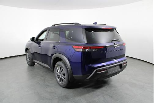 2025 Nissan Pathfinder SV FWD