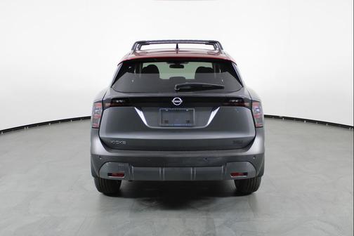 Gun Metallic/Scarlet Ember Tintcoat 2026 Nissan Kicks SV