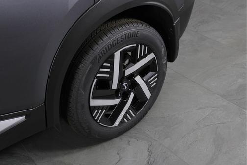 Gun Metallic/Scarlet Ember Tintcoat 2026 Nissan Kicks SV