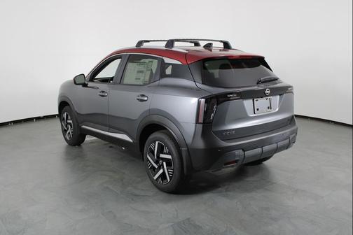 Gun Metallic/Scarlet Ember Tintcoat 2026 Nissan Kicks SV