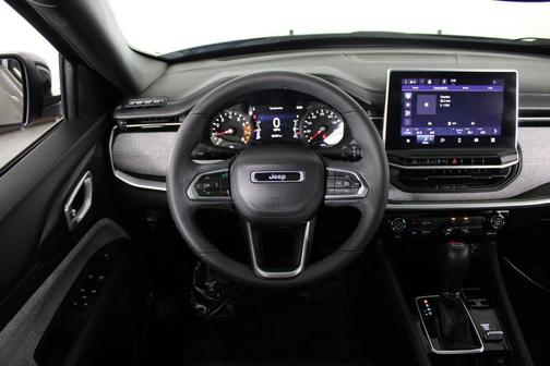 Sting-Gray Clearcoat 2024 Jeep Compass Latitude Lux