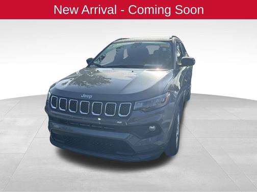 Sting-Gray Clearcoat 2024 Jeep Compass Latitude Lux