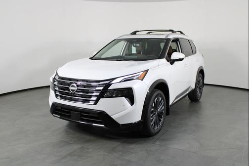 Everest White Pearl Tricoat 2026 Nissan Rogue Platinum