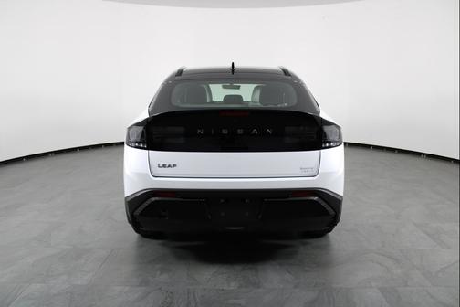 2026 Nissan Leaf PLATINUM+