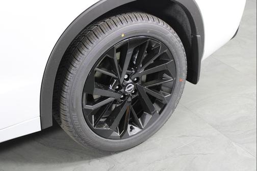 Alpine Frost 2026 Nissan Rogue Platinum
