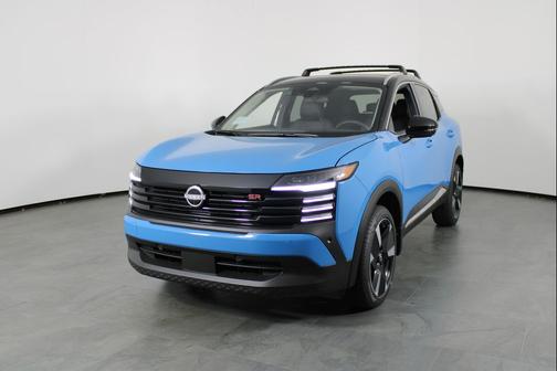 Arctic Ice Blue Metallic/Super Black 2026 Nissan Kicks SR