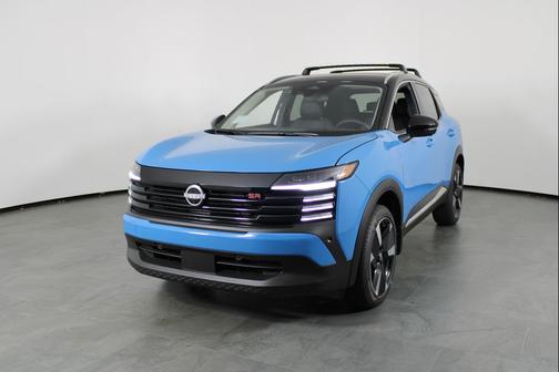 Arctic Ice Blue Metallic/Super Black 2026 Nissan Kicks SR