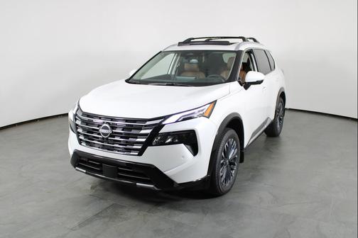 Everest White Pearl Tricoat 2026 Nissan Rogue Platinum