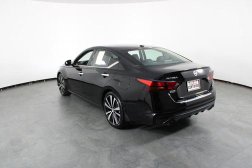 Super Black 2019 Nissan Altima 2.5 Platinum