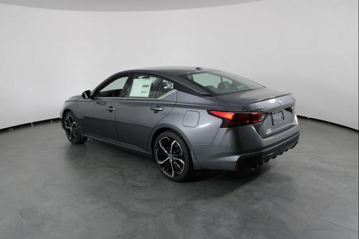 2025 Nissan Altima SR FWD