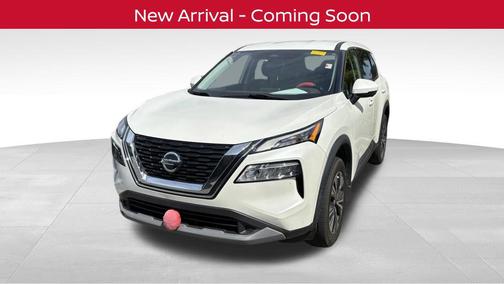 Pearl White Tricoat 2021 Nissan Rogue SV