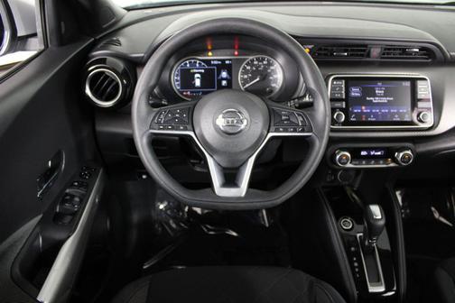 Brilliant Silver Metallic 2020 Nissan Kicks SV