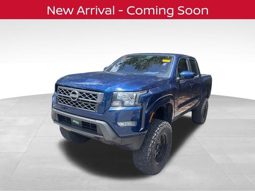 Deep Blue Pearl 2022 Nissan Frontier SV