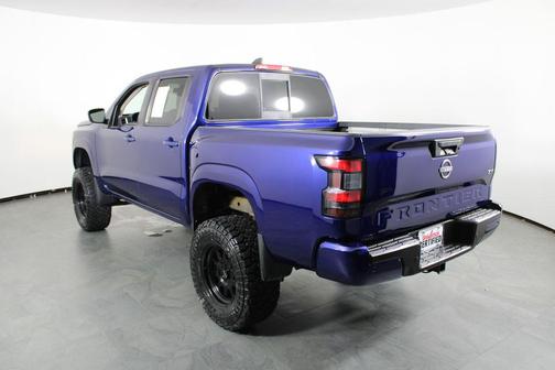 Deep Blue Pearl 2022 Nissan Frontier SV