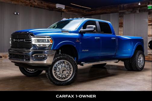 2020 RAM 3500 Laramie Crew Cab 4x4 8' Box