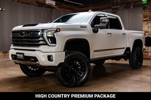 Iridescent Pearl Tricoat 2024 Chevrolet Silverado 2500 High Country