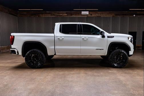 Summit White 2023 GMC Sierra 1500 AT4X