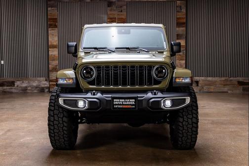 41 2025 Jeep Gladiator High Tide