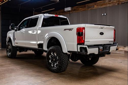 Star White Metallic Tri-Coat 2024 Ford F-250 Lariat