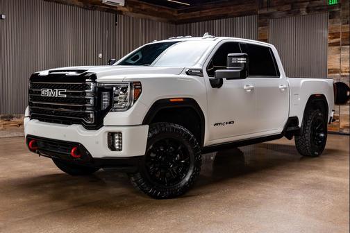 Summit White 2021 GMC Sierra 2500 AT4