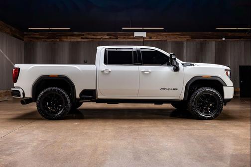 Summit White 2021 GMC Sierra 2500 AT4