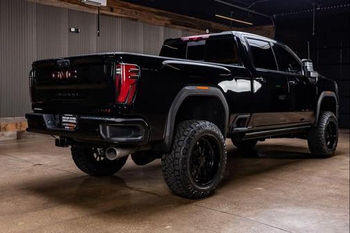 Onyx Black 2024 GMC Sierra 2500 AT4