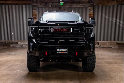 Onyx Black 2024 GMC Sierra 2500 AT4