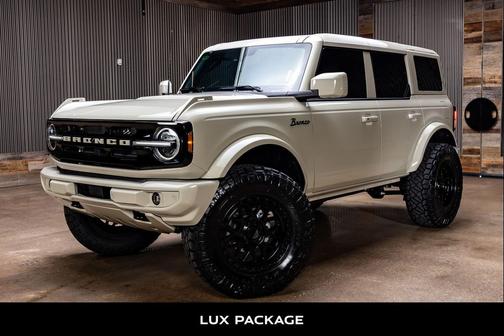 Desert Sand 2026 Ford Bronco Outer Banks