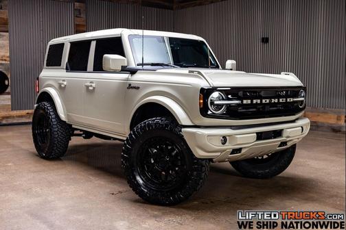 Desert Sand 2026 Ford Bronco Outer Banks