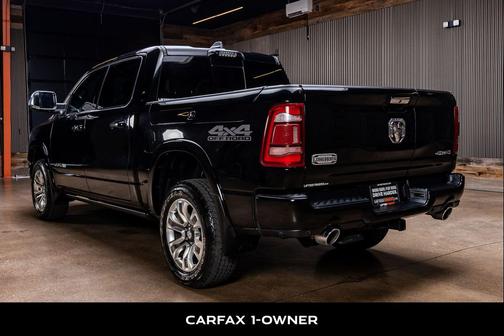 Diamond Black Crystal Pearlcoat 2022 RAM 1500 Longhorn