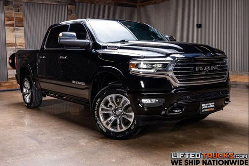 Diamond Black Crystal Pearlcoat 2022 RAM 1500 Longhorn