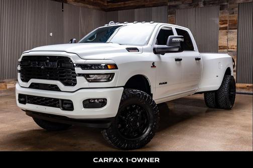 Bright White Clearcoat 2025 RAM 3500 Big Horn