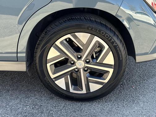 2022 Hyundai KONA EV SEL