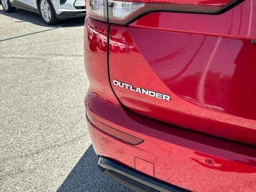 2023 Mitsubishi Outlander SE Black Edition 2WD