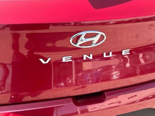 2022 Hyundai VENUE SE