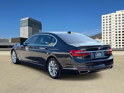 2018 BMW 750 I