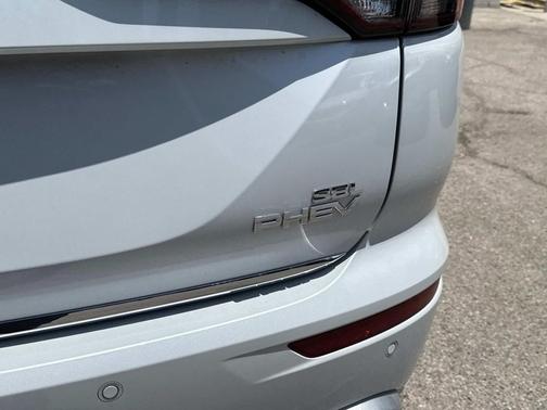 2025 Mitsubishi Outlander PHEV SEL