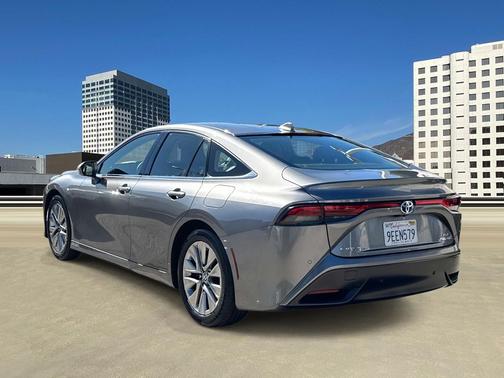 2022 Toyota Mirai Base