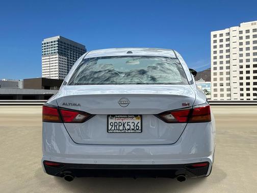 2025 Nissan Altima SR FWD