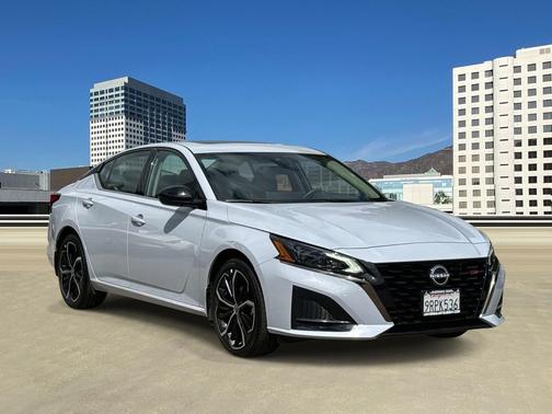 2025 Nissan Altima SR FWD