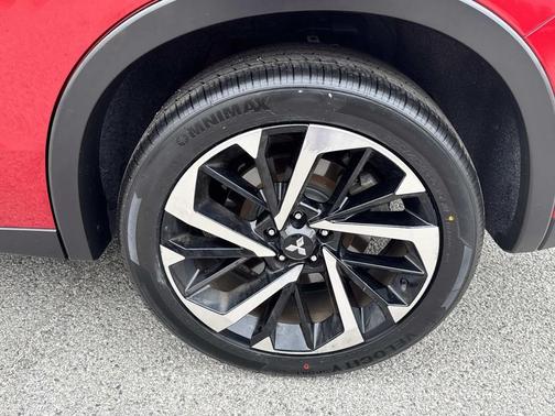 Red Diamond 2023 Mitsubishi Outlander SE 2.5 2WD