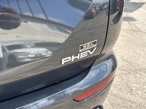 2025 Mitsubishi Outlander PHEV SEL
