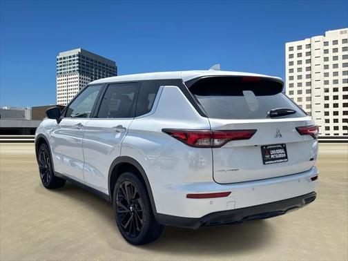 2023 Mitsubishi Outlander SE Black Edition 2WD
