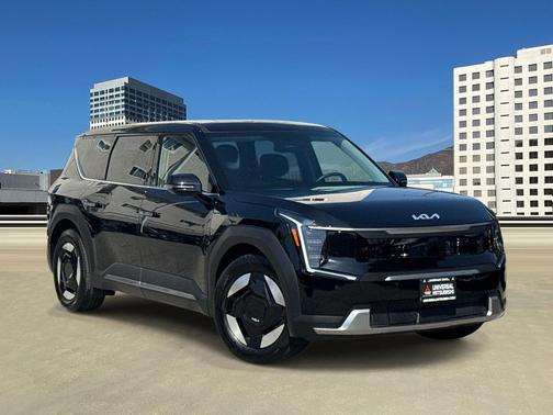 Ebony Black 2026 Kia EV9 Light Short Range