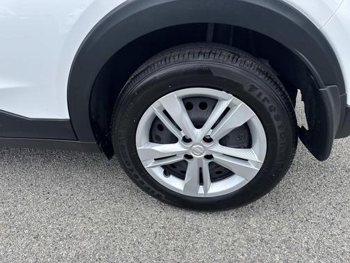Fresh Powder 2024 Nissan Kicks S