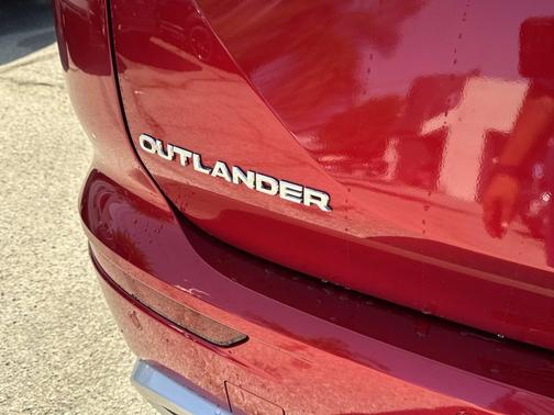 2025 Mitsubishi Outlander PHEV SE S-AWC