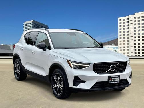 2024 Volvo XC40 B5 Core Bright Theme