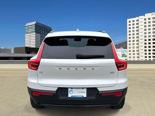 2024 Volvo XC40 B5 Core Bright Theme